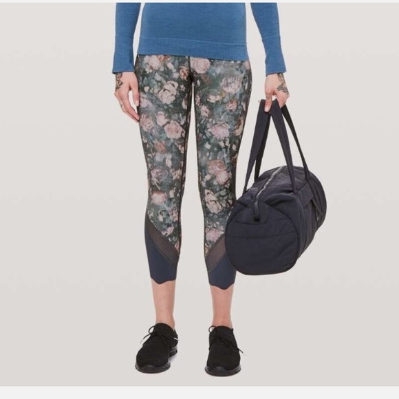 Lululemon Wonder Under Floral Scallop Hemmed Leggings - Picture 1 of 12